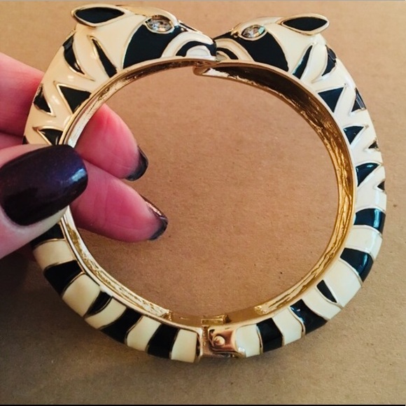 :: Stella & Dot⚜️🦓ExoticallyFun Kalahari Bangle✨ - Picture 9 of 10